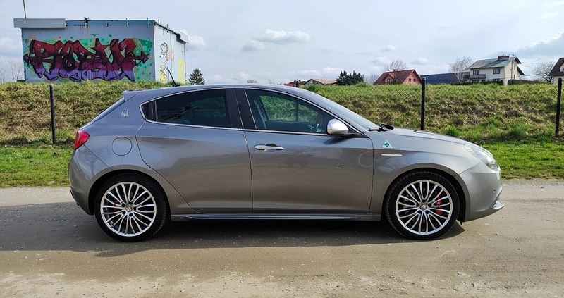 Alfa Romeo Giulietta cena 55555 przebieg: 193000, rok produkcji 2011 z Węgliniec małe 497